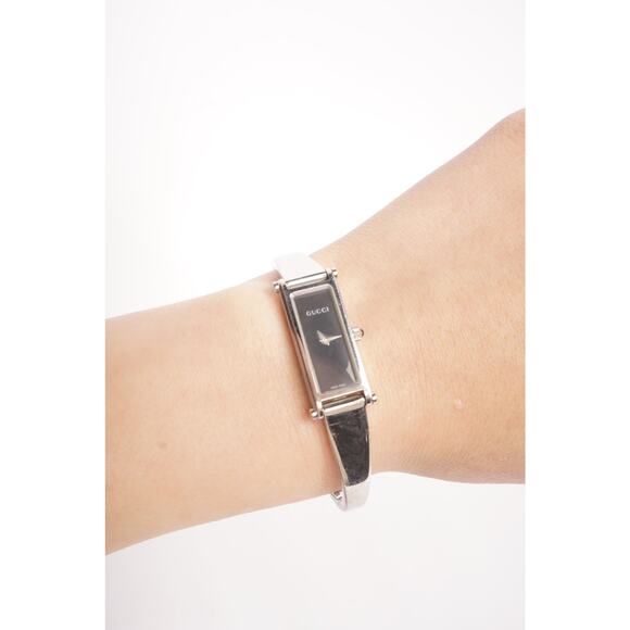 Gucci Black Dial Silver Bangle 1500L Quartz Watch - Picture 1 of 4